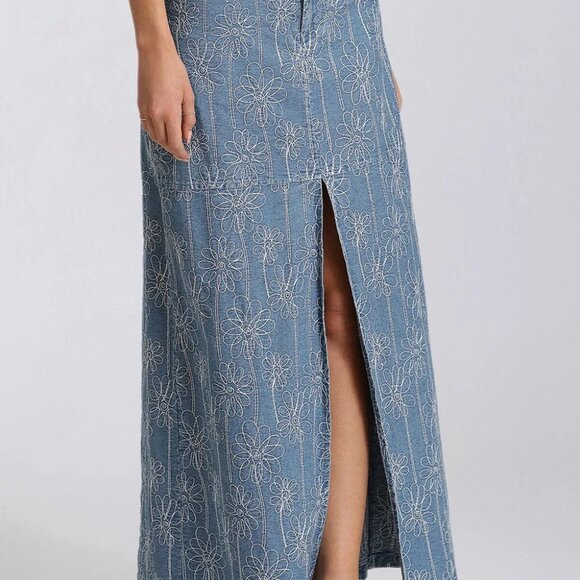 NEW HOUSE OF HARLOW 1960 Floral Embroidered Denim Midi Skirt Douro Wash 264mn - Picture 5 of 8